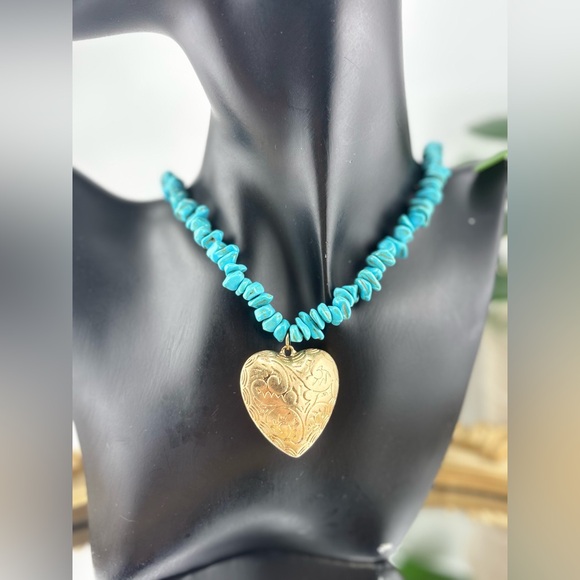 Turquoise Chip Necklace with Large Gold Heart Pendant - Picture 3 of 7